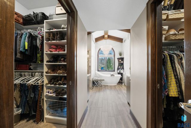 905 Ralph Rogers Rd Road, Sioux Falls, SD 57108