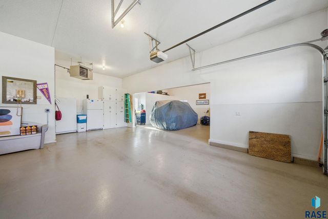 905 Ralph Rogers Rd Road, Sioux Falls, SD 57108