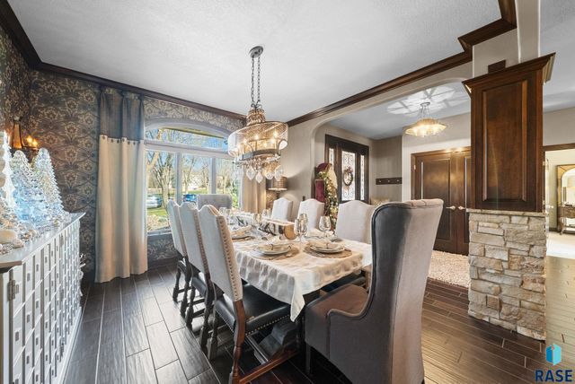 905 Ralph Rogers Rd Road, Sioux Falls, SD 57108