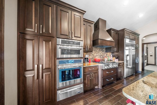 905 Ralph Rogers Rd Road, Sioux Falls, SD 57108