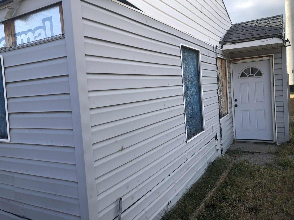 109 2nd Avenue NE, Cut Bank, MT 59427