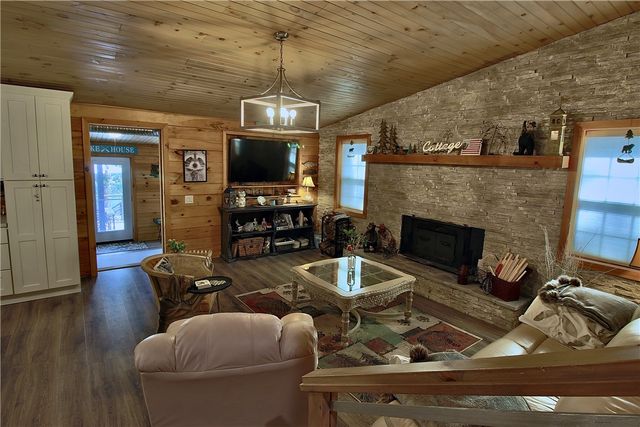 147 Lakeside Drive, Mountain Rest, SC 29664
