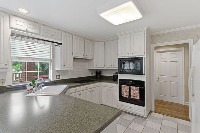 428 Moran Drive, Highland Village, TX 75077