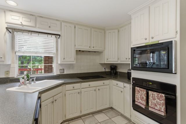 428 Moran Drive, Highland Village, TX 75077