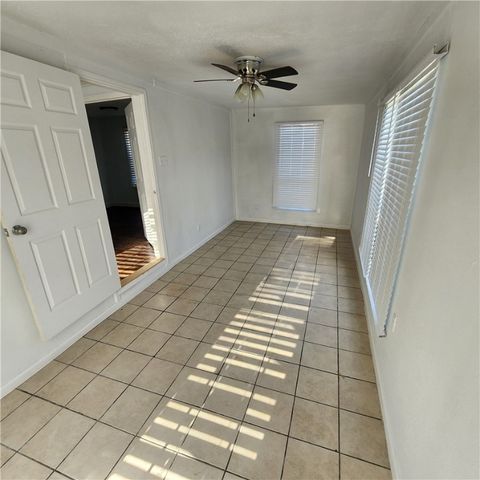 3520 Lou St A, Corpus Christi, TX 78405