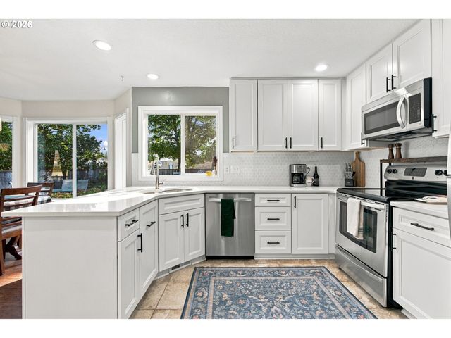 23010 Sw WILLIAM Ave, Sherwood, OR 97140