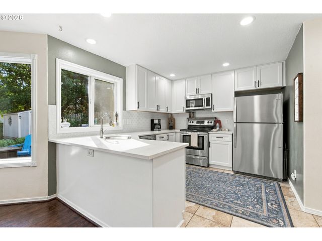 23010 Sw WILLIAM Ave, Sherwood, OR 97140