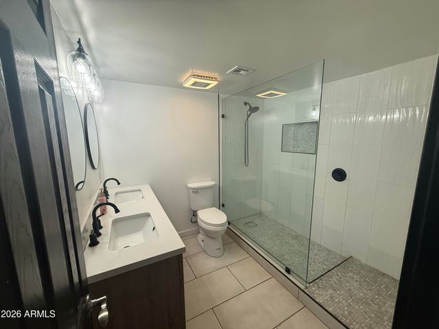 5614 W MONTE VISTA Road, Phoenix, AZ 85035