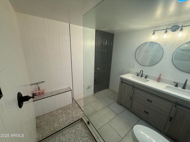 5614 W MONTE VISTA Road, Phoenix, AZ 85035