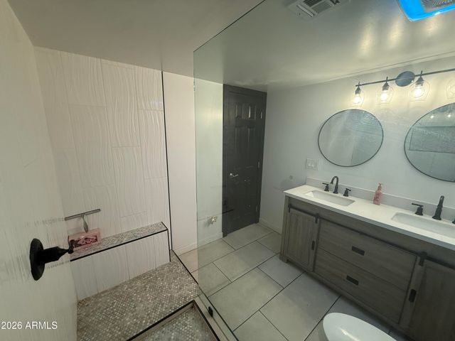 5614 W MONTE VISTA Road, Phoenix, AZ 85035