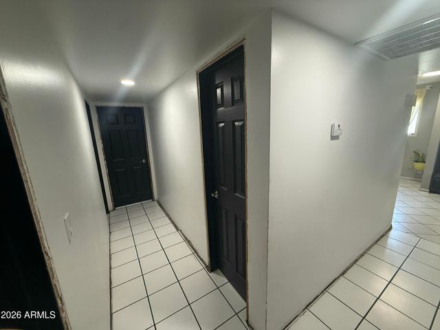 5614 W MONTE VISTA Road, Phoenix, AZ 85035