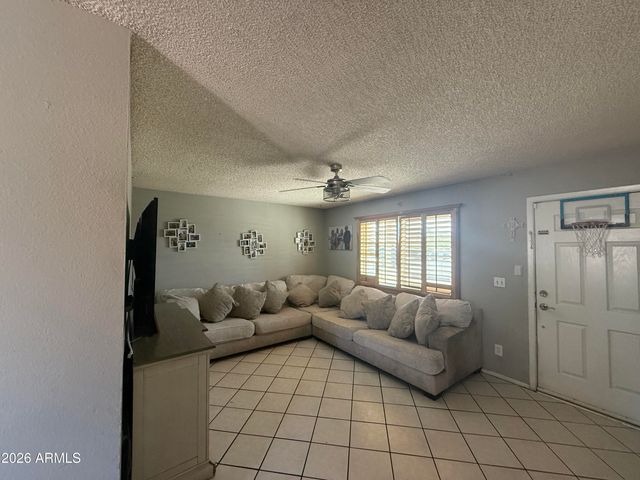 5614 W MONTE VISTA Road, Phoenix, AZ 85035