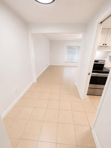 1751-1751 NE 2ND STREET 3, Ocala, FL 34470