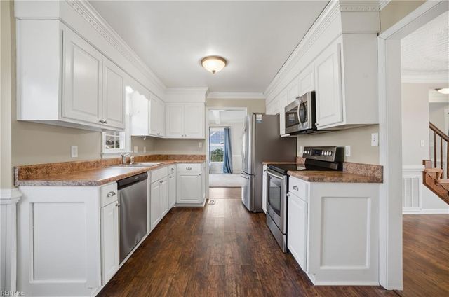 648 Rutherford DR, Chesapeake, VA 23322