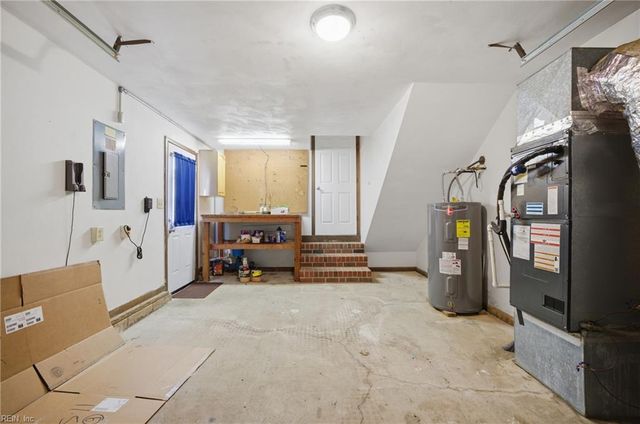 648 Rutherford DR, Chesapeake, VA 23322