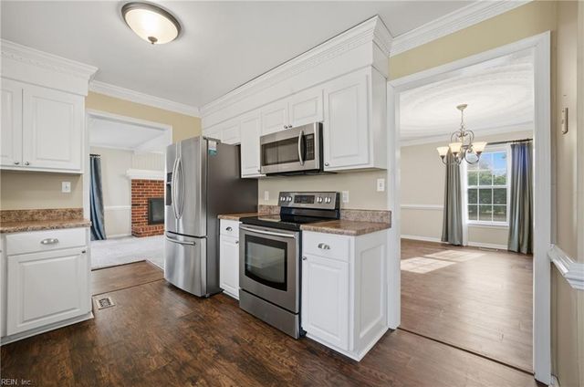 648 Rutherford DR, Chesapeake, VA 23322