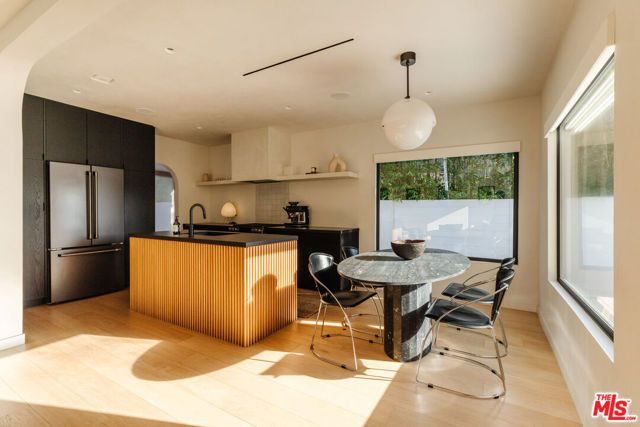 2418 Walnut Avenue, Venice (los Angeles), CA 90291