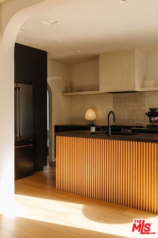 2418 Walnut Avenue, Venice (los Angeles), CA 90291