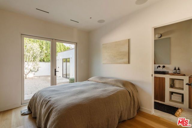 2418 Walnut Avenue, Venice (los Angeles), CA 90291