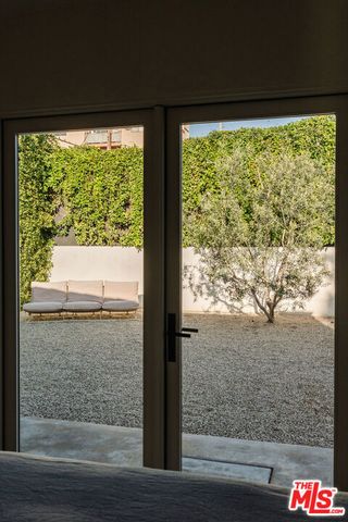 2418 Walnut Avenue, Venice (los Angeles), CA 90291