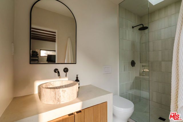 2418 Walnut Avenue, Venice (los Angeles), CA 90291