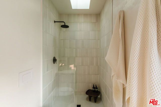 2418 Walnut Avenue, Venice (los Angeles), CA 90291