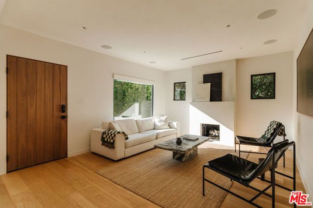 2418 Walnut Avenue, Venice (los Angeles), CA 90291