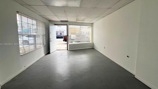 1527 W Flagler St, Miami, FL 33135