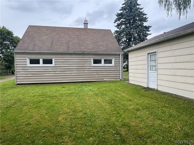 1427 Lafayette Avenue, Niagara Falls, NY 14305