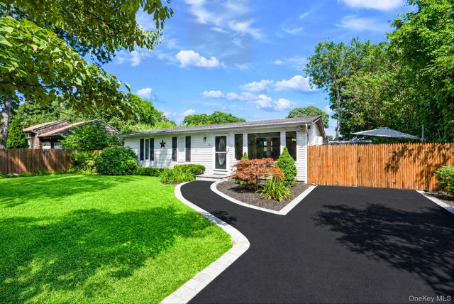 117 Broadway, Shirley, NY 11967