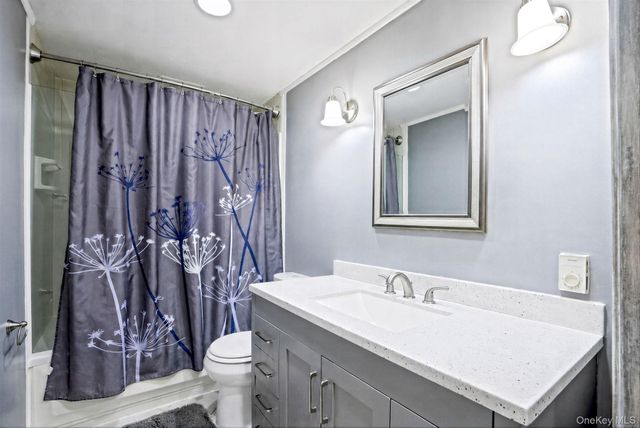 117 Broadway, Shirley, NY 11967