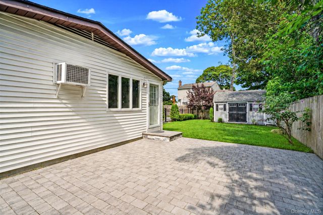 117 Broadway, Shirley, NY 11967