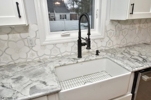 9 5Th St, Fair Lawn Boro, NJ 07410