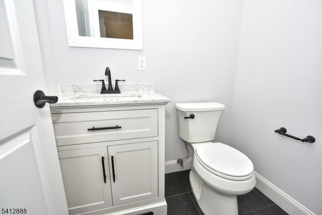 9 5Th St, Fair Lawn Boro, NJ 07410