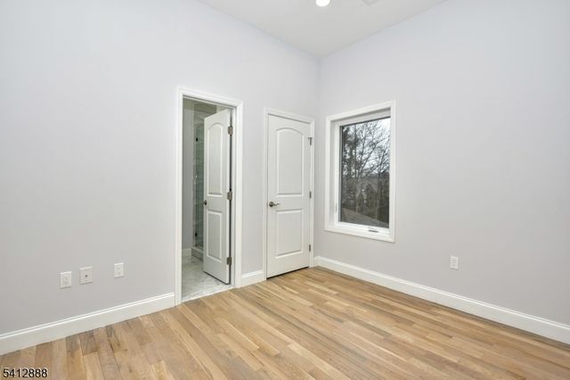 9 5Th St, Fair Lawn Boro, NJ 07410