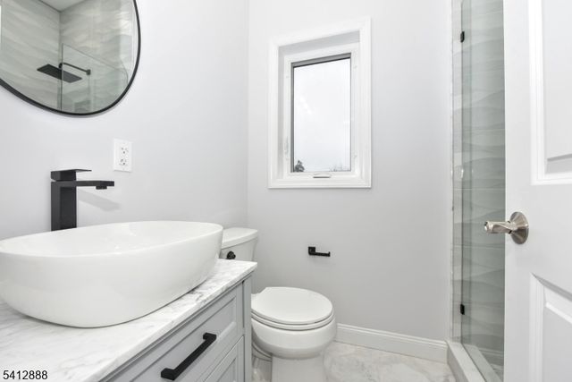 9 5Th St, Fair Lawn Boro, NJ 07410