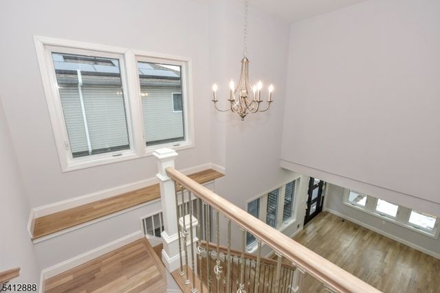 9 5Th St, Fair Lawn Boro, NJ 07410