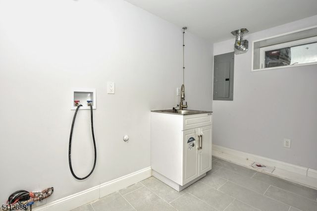 9 5Th St, Fair Lawn Boro, NJ 07410