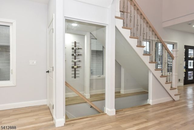 9 5Th St, Fair Lawn Boro, NJ 07410