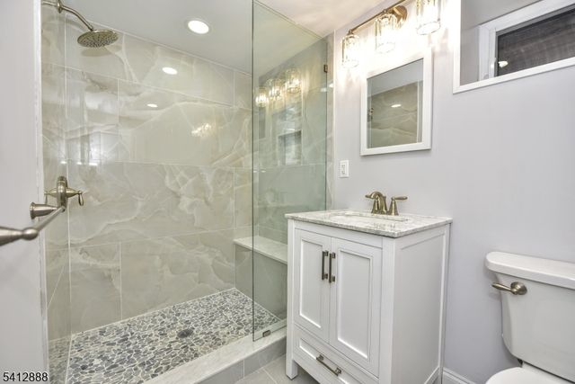 9 5Th St, Fair Lawn Boro, NJ 07410