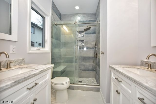 9 5Th St, Fair Lawn Boro, NJ 07410