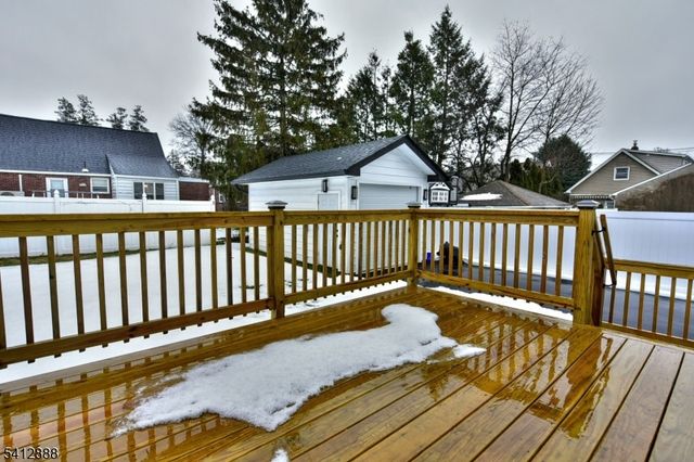 9 5Th St, Fair Lawn Boro, NJ 07410