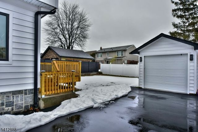 9 5Th St, Fair Lawn Boro, NJ 07410