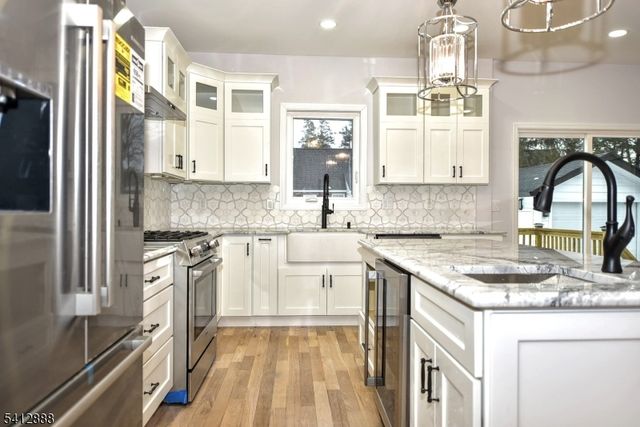 9 5Th St, Fair Lawn Boro, NJ 07410