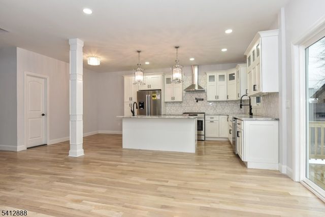 9 5Th St, Fair Lawn Boro, NJ 07410