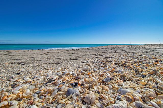 8883 SE Hobe Ridge Avenue SE, Hobe Sound, FL 33455