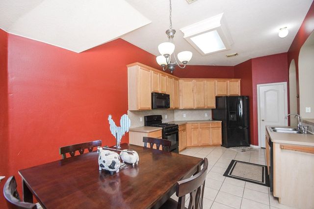 5823 Knollwood Trail, Spring, TX 77373