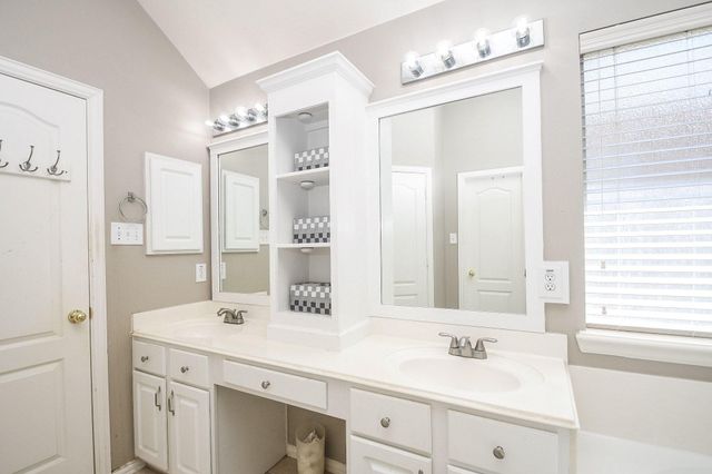 5823 Knollwood Trail, Spring, TX 77373