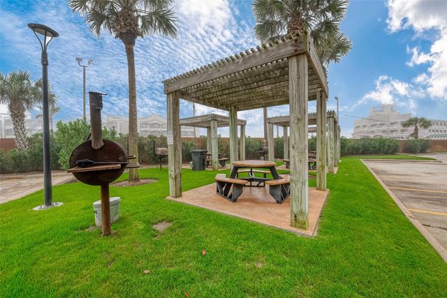 6102 Seawall Boulevard 252, Galveston, TX 77551