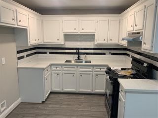 905 San Jacinto Street, Highlands, TX 77562